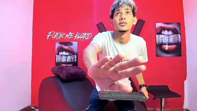 YOUNG BOYS HELL online show from February 2026 07:25:01 PM