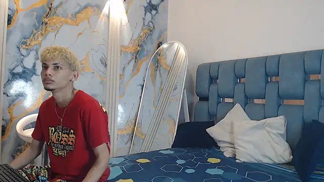 YOUNG BOYS HELL online show from May 2026 01:15:01 AM