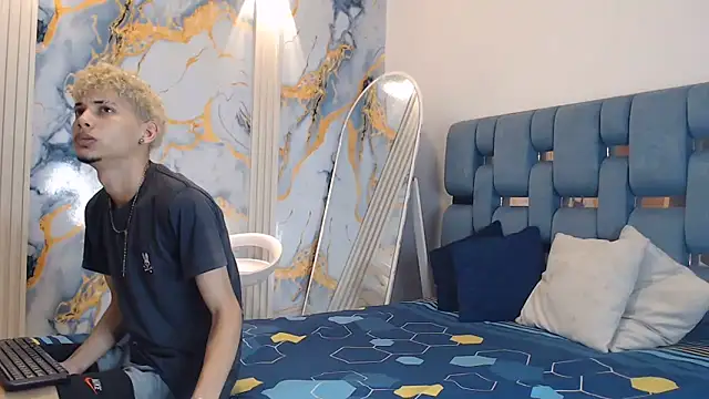 YOUNG BOYS HELL online show from May 2026 01:16:01 AM