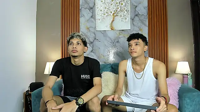 YOUNG BOYS HELL online show from February 2026 01:17:02 AM