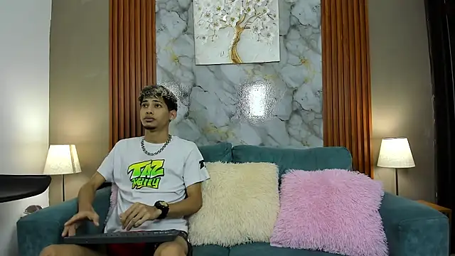 YOUNG BOYS HELL online show from February 2026 07:12:01 PM