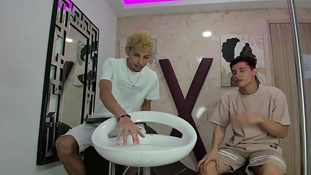YOUNG BOYS HELL online show from June 2026 01:17:02 AM