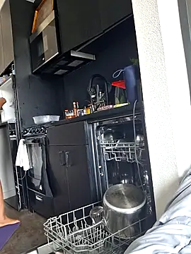 Cinnamonbunn online show from April 2026 08:59:01 PM