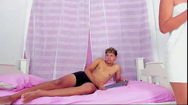 Henry and Lucy online show from March 2026 08:10:02 PM