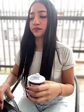 Daniela Pink online show from April 2026 02:57:02 PM