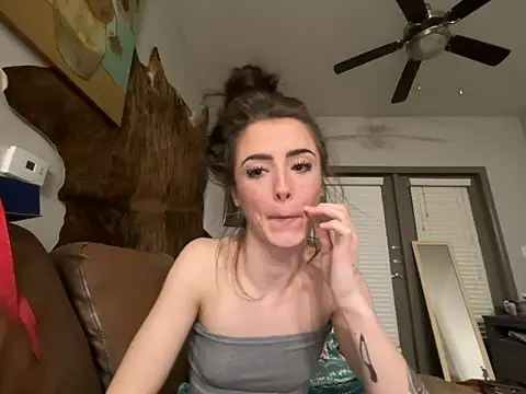 ash10alex online show from February 2026 04:23:01 AM