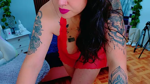 Snapshot of lilu_69 chatting on June 2026 03:47:01 AM lilu 69 online show from June 2026 03:47:01 AM