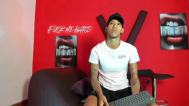 GREEN BOYS online show from February 2026 07:30:01 AM