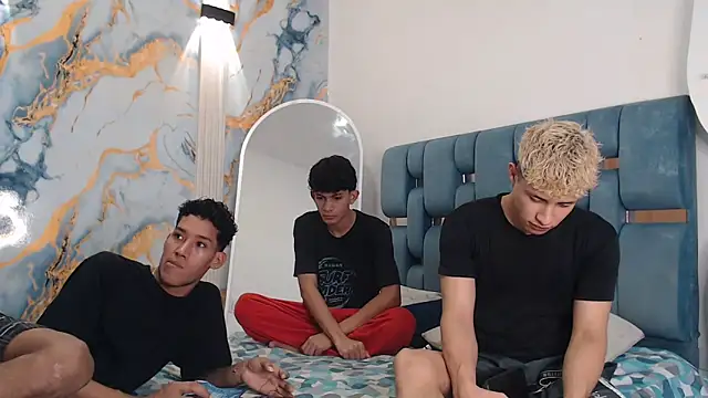 GREEN BOYS online show from April 2026 07:18:01 PM