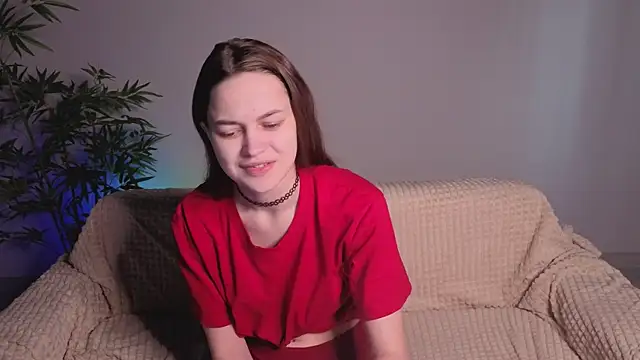 parrot kisha online show from April 2026 02:02:01 AM