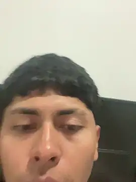 Snapshot of Miguel_960 chatting on June 2026 02:17:01 AM Miguel 960 online show from June 2026 02:17:01 AM