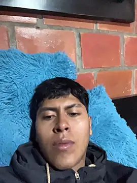 Snapshot of Miguel_960 chatting on May 2026 04:28:02 AM Miguel 960 online show from May 2026 04:28:02 AM