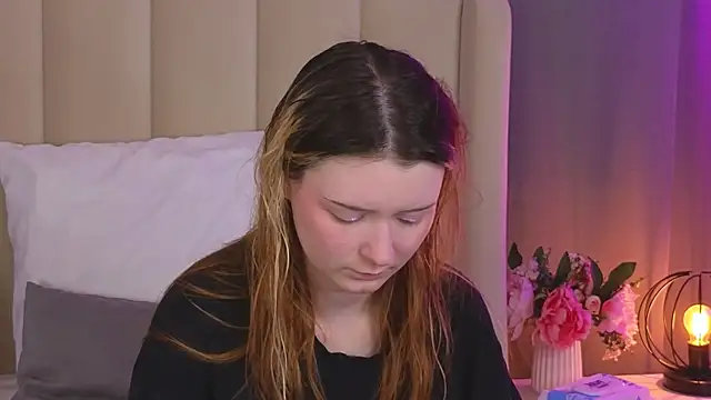 AlyssFrost online show from June 2026 02:33:02 AM