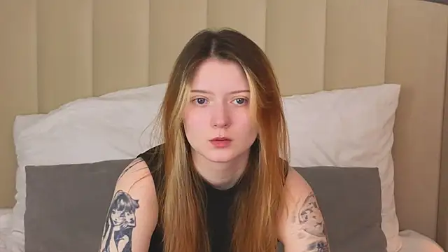 AlyssFrost online show from June 2026 02:39:01 AM