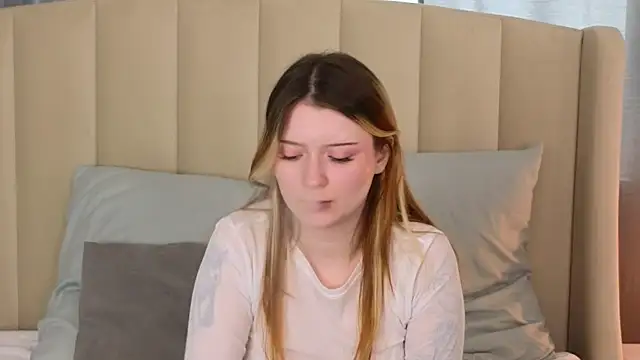 AlyssFrost online show from July 2026 06:47:02 AM
