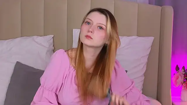 Snapshot of AlyssFrost chatting on June 2026 02:45:02 AM AlyssFrost online show from June 2026 02:45:02 AM