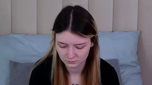 AlyssFrost online show from July 2026 01:56:01 AM