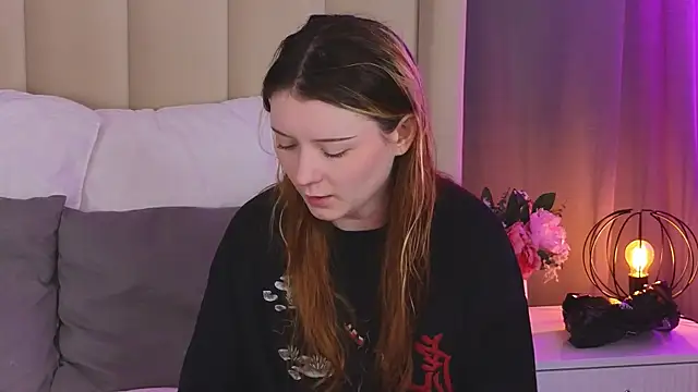 AlyssFrost online show from June 2026 02:32:02 AM