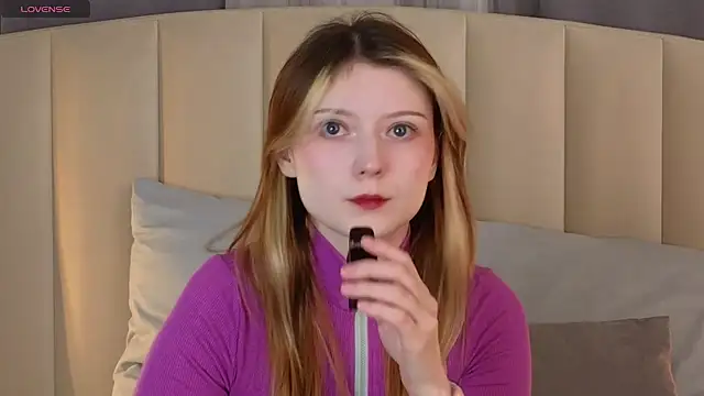 Snapshot of AlyssFrost chatting on April 2026 01:56:02 AM AlyssFrost online show from April 2026 01:56:02 AM