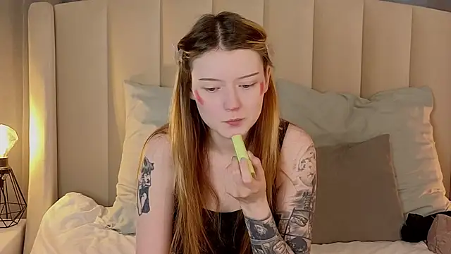 Snapshot of AlyssFrost chatting on May 2026 03:12:02 AM AlyssFrost online show from May 2026 03:12:02 AM