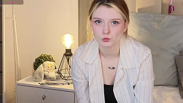 AlyssFrost online show from February 2026 04:03:02 PM