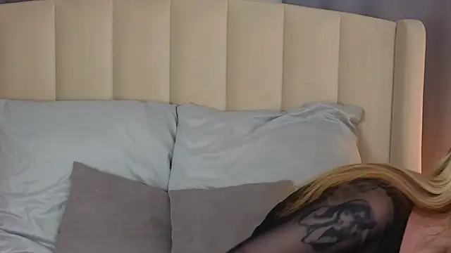 AlyssFrost online show from July 2026 02:01:02 AM