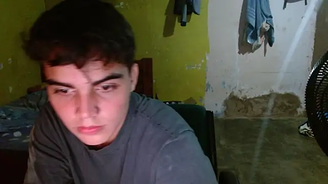 Snapshot of heiker__ chatting on March 2026 11:28:02 PM heiker online show from March 2026 11:28:02 PM