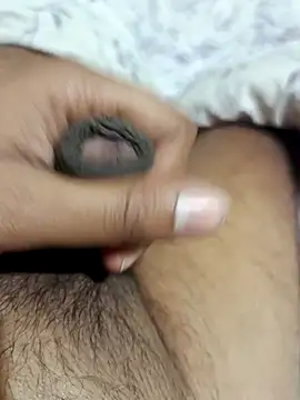 Snapshot of Cucu_Couple chatting on February 2026 06:08:02 PM Cucu Couple online show from February 2026 06:08:02 PM