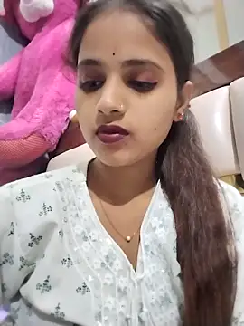 samayra1144 online show from April 2026 07:39:02 PM