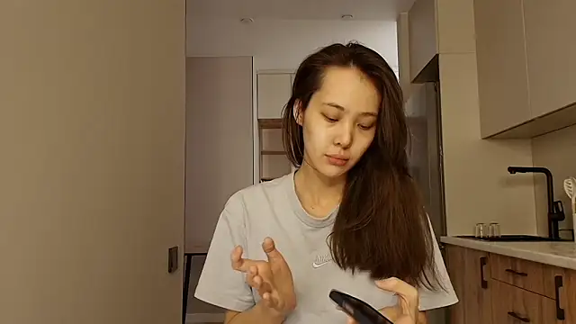 Snapshot of lilly_sweeet chatting on March 2026 04:12:02 AM lilly sweeet online show from March 2026 04:12:02 AM