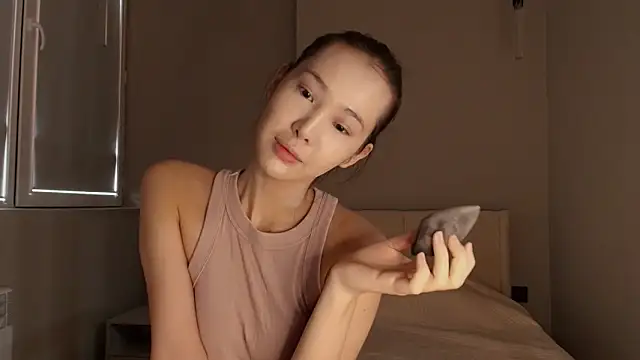 Snapshot of lilly_sweeet chatting on February 2026 05:08:01 AM lilly sweeet online show from February 2026 05:08:01 AM