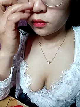 Eye-squirt online show from February 2026 03:57:01 PM