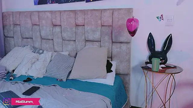 MiiaBlumm  online show from March 2026 07:46:01 PM