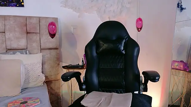 MiiaBlumm  online show from March 2026 04:30:01 PM