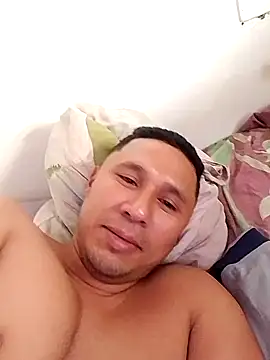 Snapshot of deiner13 chatting on February 2026 09:47:02 PM deiner13 online show from February 2026 09:47:02 PM