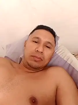 Snapshot of deiner13 chatting on February 2026 03:21:02 PM deiner13 online show from February 2026 03:21:02 PM