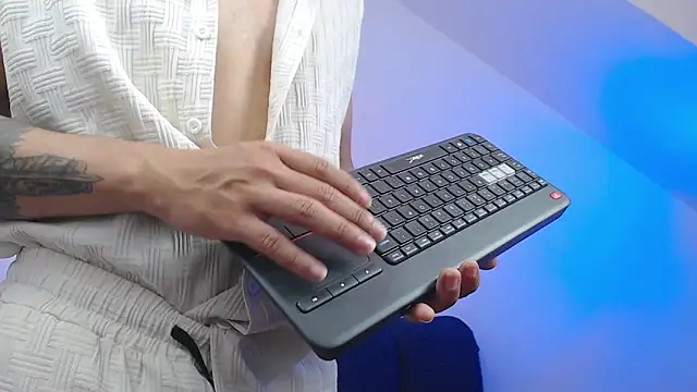 polloCol4U online show from April 2026 04:37:02 AM