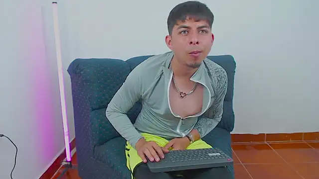 polloCol4U online show from April 2026 04:14:02 AM