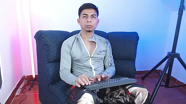 polloCol4U online show from April 2026 04:42:01 AM