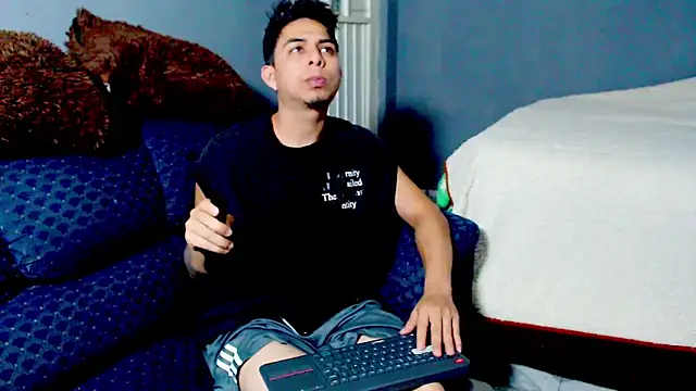 polloCol4U online show from March 2026 11:11:02 PM