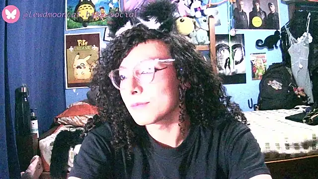 lewd mooncat online show from May 2026 11:30:02 PM