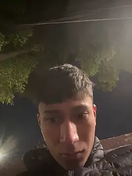 Snapshot of glopetitooo chatting on March 2026 02:01:01 AM glopetitooo online show from March 2026 02:01:01 AM