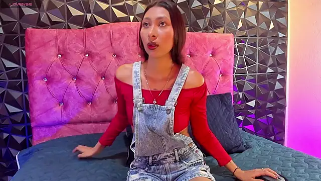 angeldreams15  online show from April 2026 07:31:01 PM