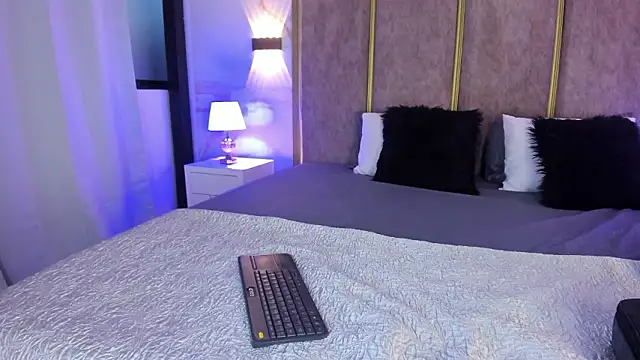 PerlaRogerss  online show from February 2026 11:29:01 AM