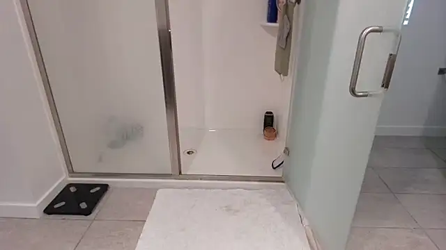 Snapshot of ValeValdez18 chatting on February 2026 06:48:01 PM ValeValdez18 online show from February 2026 06:48:01 PM