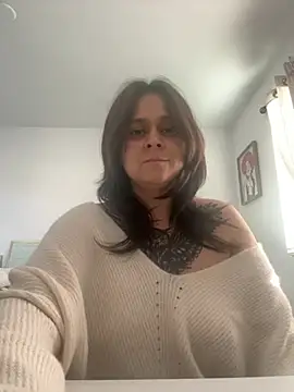 Snapshot of ValeValdez18 chatting on February 2026 12:11:02 AM ValeValdez18 online show from February 2026 12:11:02 AM