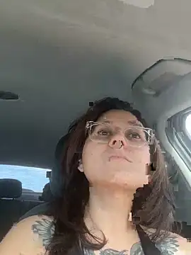 Snapshot of ValeValdez18 chatting on February 2026 08:30:01 PM ValeValdez18 online show from February 2026 08:30:01 PM