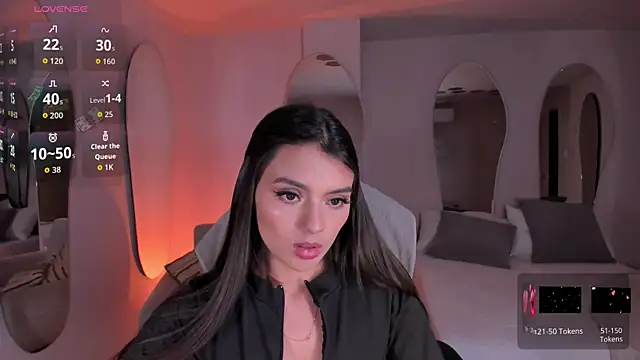 JulietteMoreau online show from April 2026 08:57:02 PM