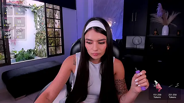 JulietteMoreau online show from June 2026 07:02:01 PM