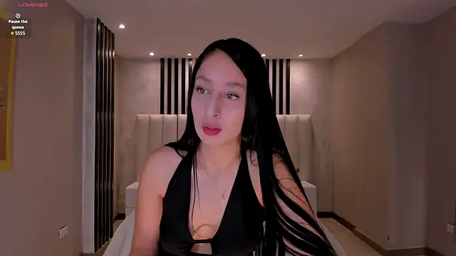 AmaraDivine online show from April 2026 11:33:01 AM